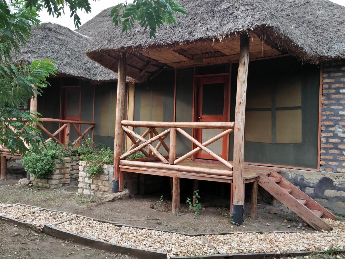 Irungu Forest Safari Lodge Katunguru Exterior foto