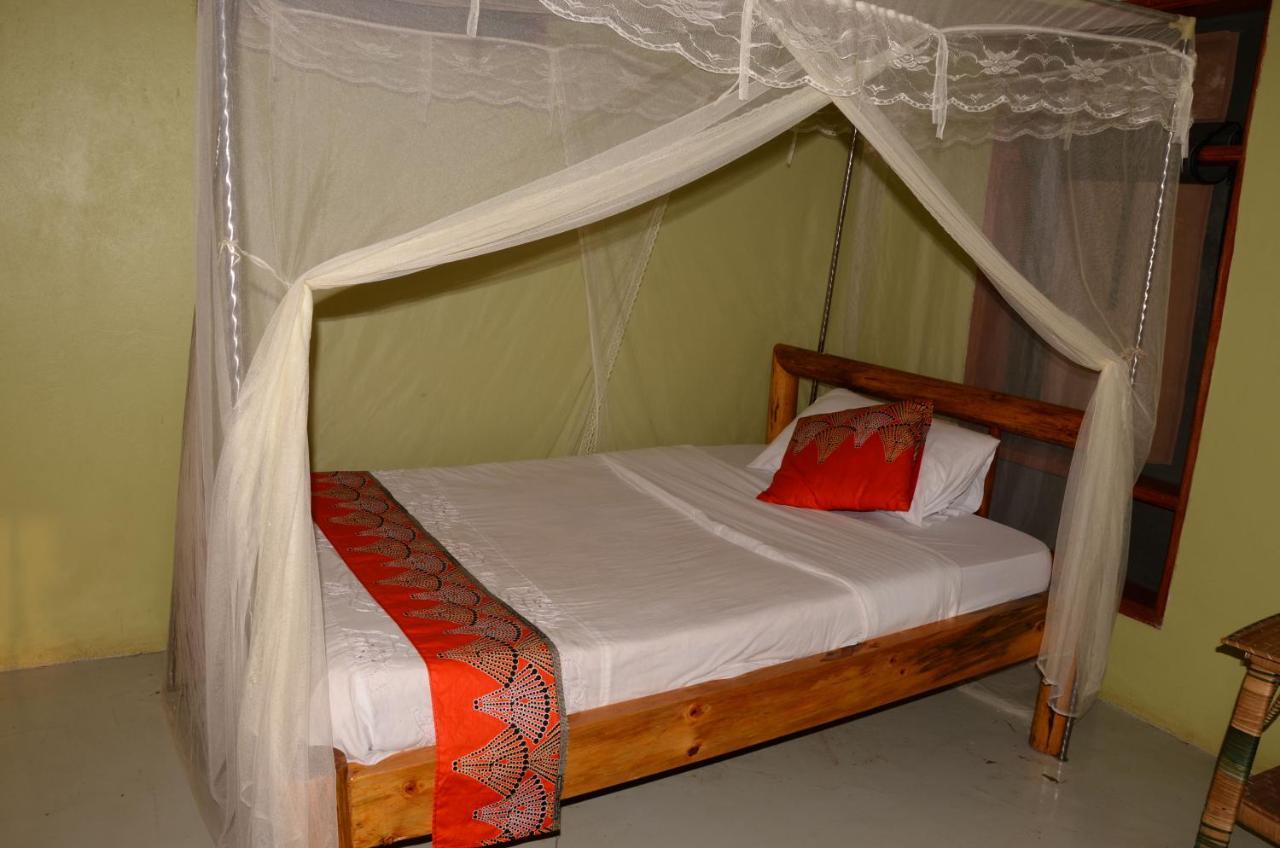 Irungu Forest Safari Lodge Katunguru Exterior foto
