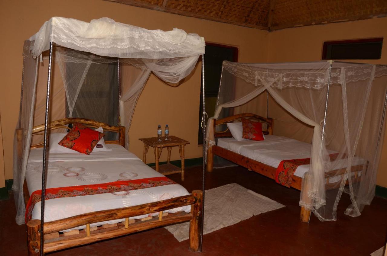 Irungu Forest Safari Lodge Katunguru Exterior foto