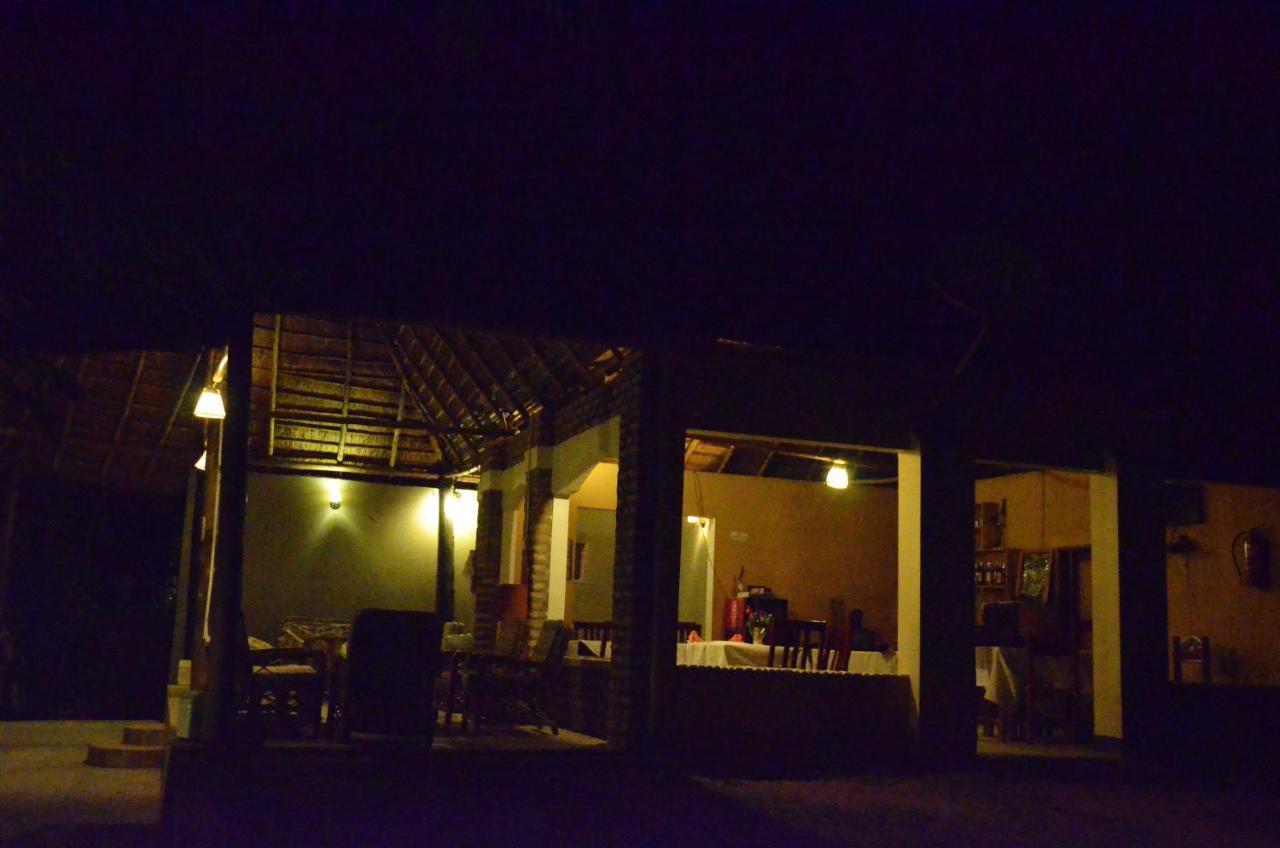 Irungu Forest Safari Lodge Katunguru Exterior foto