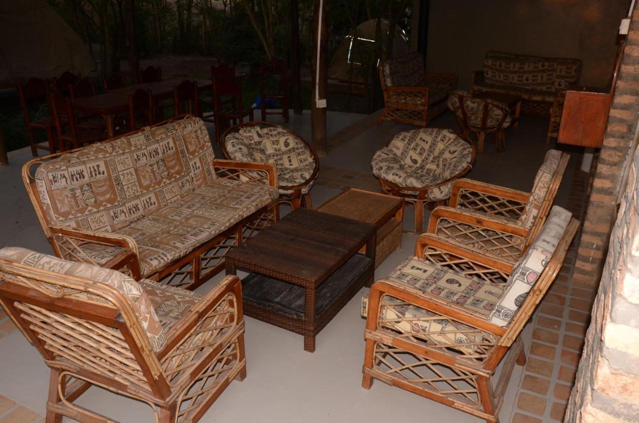 Irungu Forest Safari Lodge Katunguru Exterior foto